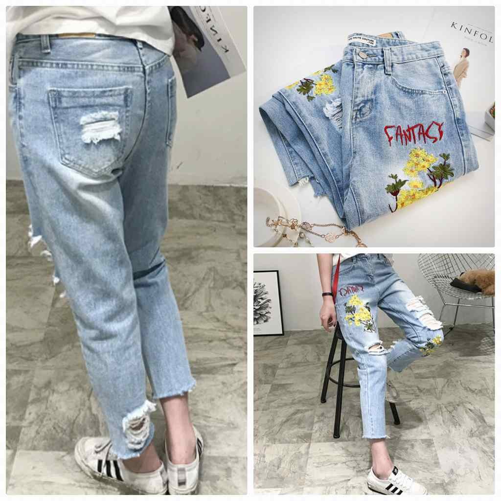レディース　ボトムス　ジーンズ　デニム　刺繍　花柄　フレイドヘム　切りっぱなし　カットオフ　ダメージ　クラッシュ　大人カジュアル　フェミニン　シンプル　リゾート　普段着　デイリー　お出かけ　デート　ブルー　送料無料