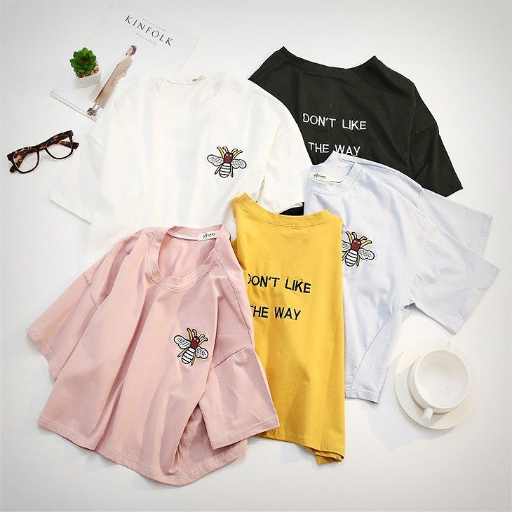 レディース　半袖　ショート丈　Tシャツ　クルーネック　トップス　人気　春物　夏物　女性　大人　カジュアル　キュート　可愛い　フェミニン　おしゃれ　ファッション　ピンク　ブルー　ホワイト　イエロー　ブラック　フリーサイズ　ワンサイズ　送料無料