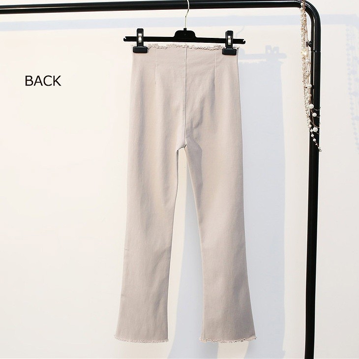 レディース　ブーツカット　フレア　切りっぱなし　ストレッチ　スリム　細身　ボトムス　春物　夏物　女性　大人　カジュアル　可愛い　フェミニン　おしゃれ　ファッション　ホワイト　ブラック　Ｓ　Ｍ　Ｌ　サイズ　送料無料