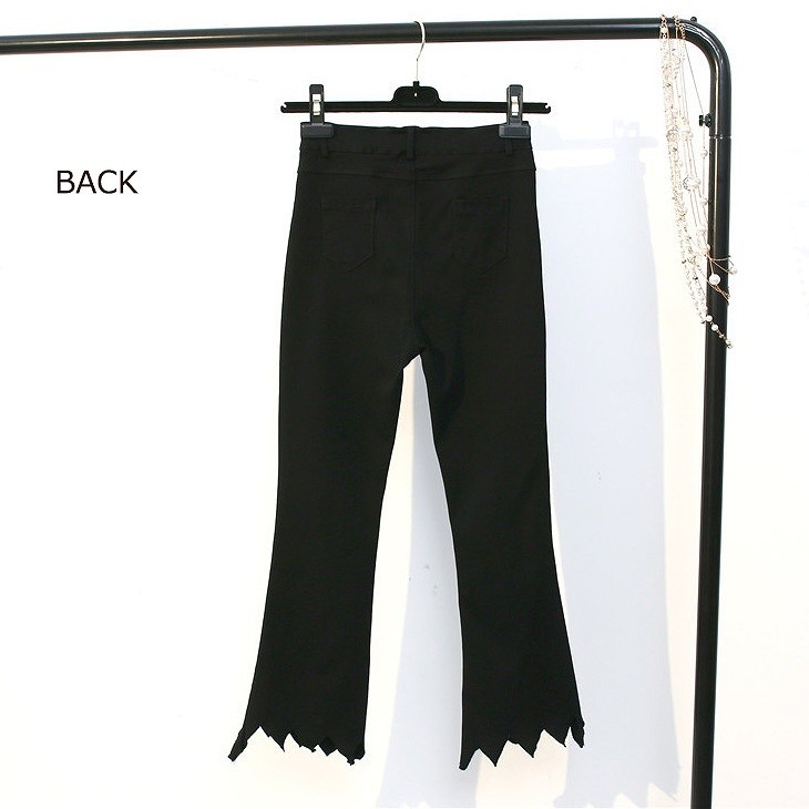 レディース　ブーツカット　フレア　クロップド　切りっぱなし　スリム　細身　ボトムス　春物　夏物　女性　大人　カジュアル　可愛い　フェミニン　おしゃれ　ファッション　美脚　脚長　美シルエット　ブラック　Ｓ　Ｍ　Ｌ　サイズ　送料無料