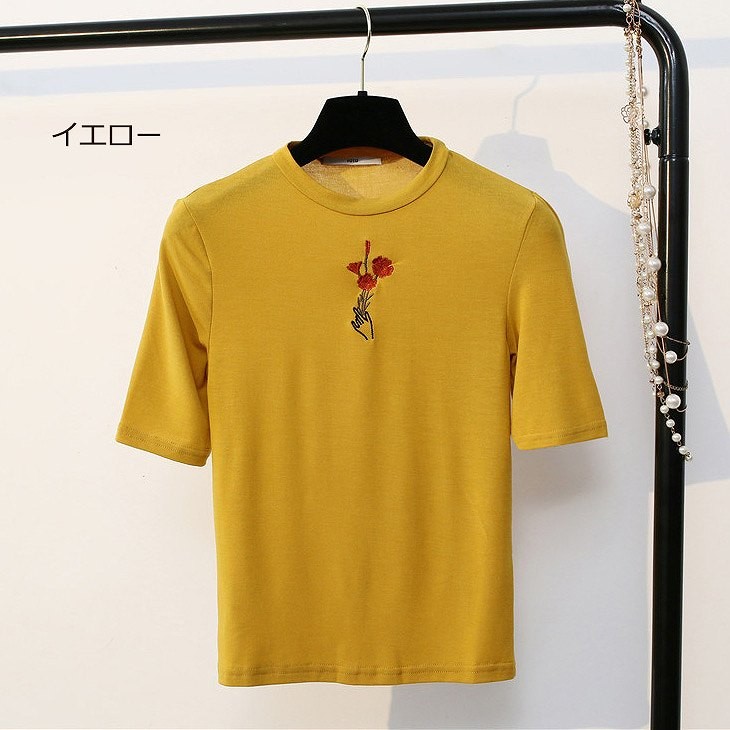レディース　トップス　Tシャツ　ラウンドネック　半袖　ワンポイント　刺繍　シンプル　カジュアル　春夏　フリーサイズ　大人可愛い　フェミニン　デート　お出かけ　デイリー　イエロー　ブラウン　ホワイト　送料無料