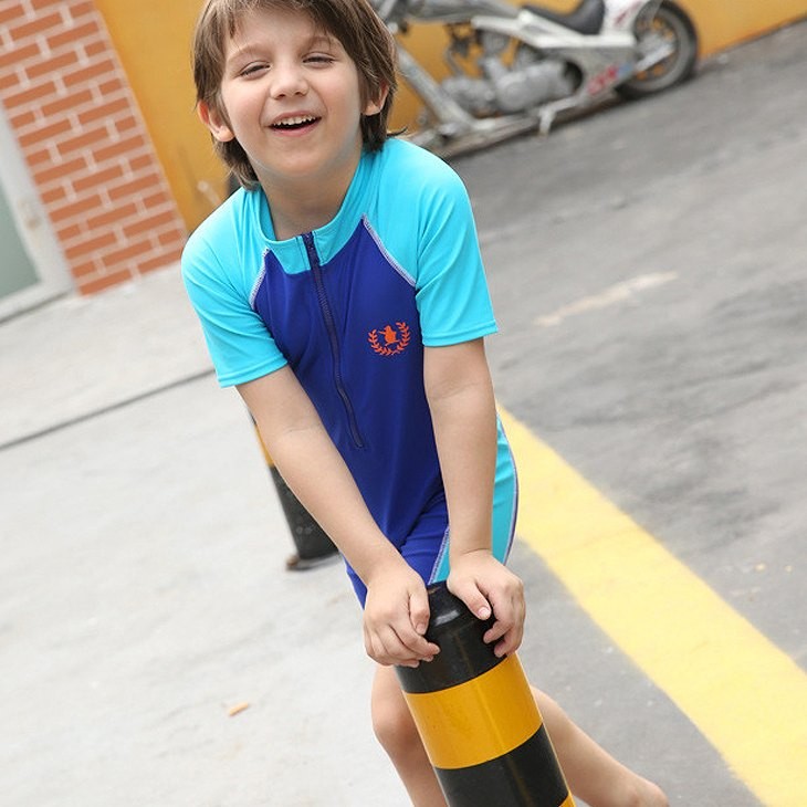 キッズ　ジュニア　男の子　水着　スイムウェア　セット　帽子　長袖　ラッシュガード　ハーフパンツ　カジュアル　かわいい　キュート　夏　ビーチ　リゾート　マリン　海水浴　プール　スイミング　グリーン　ブルー　送料無料　