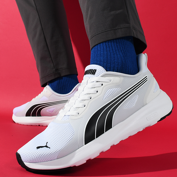 定価：12,000円 PUMA メンズ スニーカー 超美品 PUMA（プーマ） 立ったままスッと履ける メンズ スニーカー 履き心地