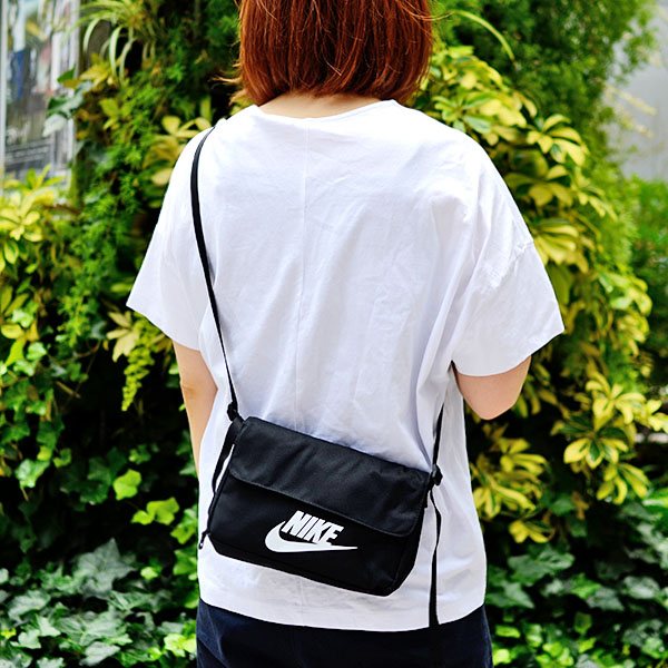 NIKE ゆうパケット対応可能！ナイキ ボディバッグ NSW レベル