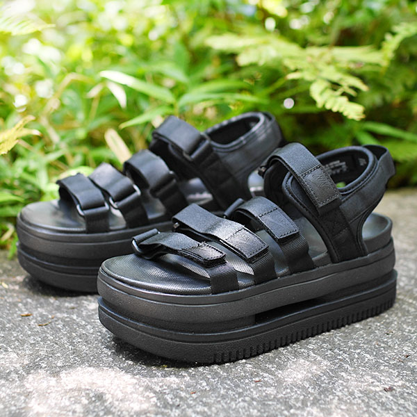 国内発送☆NIKE スタイルアップ効果抜群な厚底サンダル！ 国内発送☆NIKE スタイルアップ効果抜群な厚底サンダル！ 靴