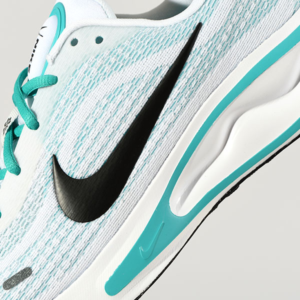 NIKE 25.5cm現品限り 36%OFF ナイキ ランニングシューズ 厚底