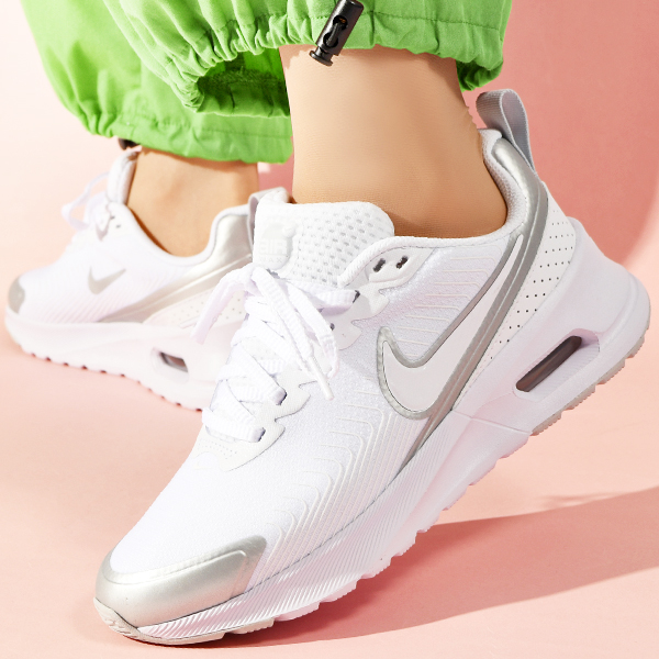 Nike Air Max ホワイト シューズ ナイキ NIKE W AIR MAX NUAXIS（ウィメンズ エア マックス ニュ
