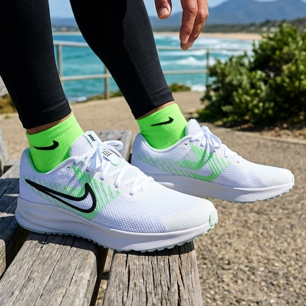 NIKE（ナイキ） 送料無料 ランニングシューズ メンズ レディース ラン