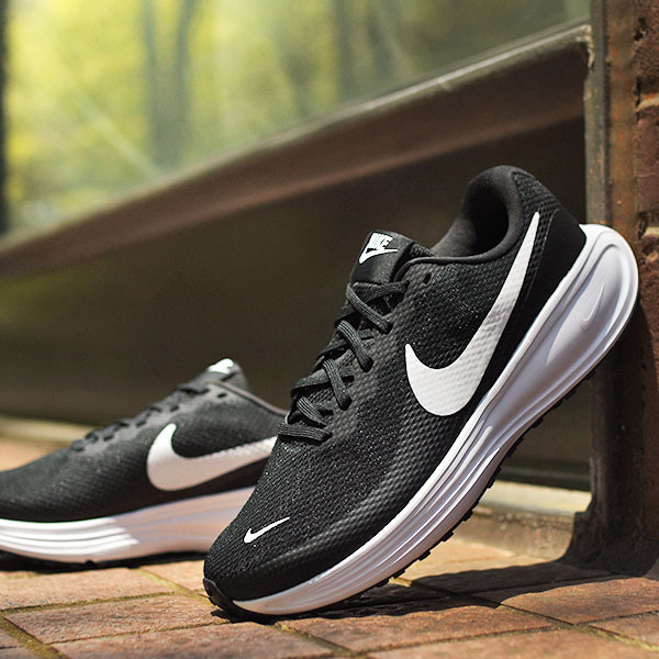 Nike ランニングシューズ ブラック himaraya_0000001152350
