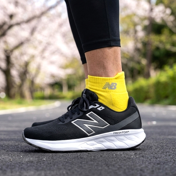 New Balance（ニューバランス） 幅広 厚底 ランニングシューズ ワイド