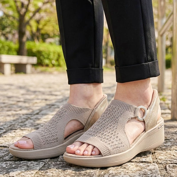 SKECHERS（スケッチャーズ） 2026春夏新作 キラキラ ラインストーン
