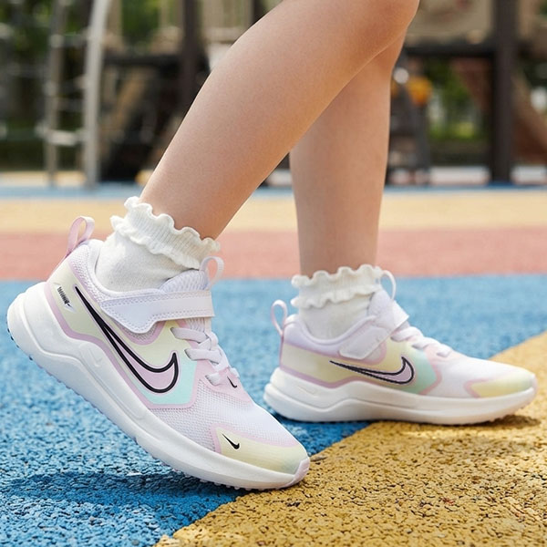 NIKE（ナイキ） 2026秋冬新作 スニーカー キッズ コスミック ランナー