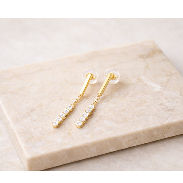 K18 ピアス ダイヤモンド 0.1ct 揺れる シンプル 上品 華奢 18金