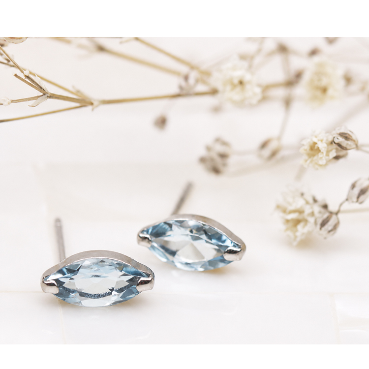 Pt900 ピアス アクアマリン 0.6ct 一粒 マーキスカット プラチナ900
