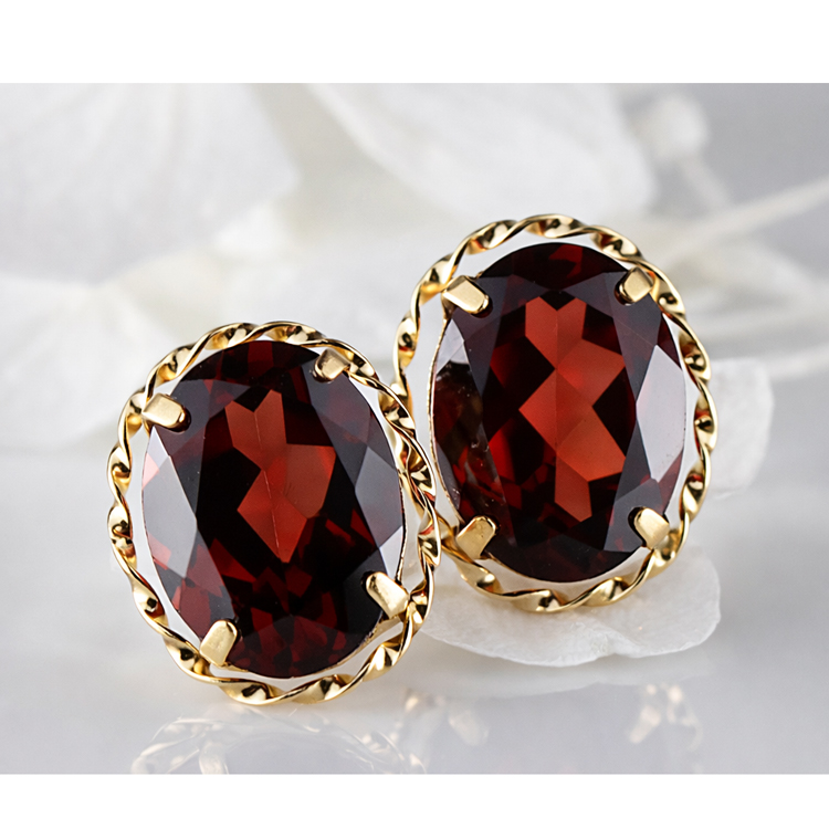 K18YG ガーネット 2.6ct ピアス 上品 シンプル レディース 一粒ピアス アクセサリー 天然石 大人 女性 イエローゴールド お祝い 18k 誕生日プレゼント tlの画像