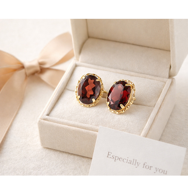 K18YG ガーネット 2.6ct ピアス 上品 シンプル レディース 一粒ピアス アクセサリー 天然石 大人 女性 イエローゴールド お祝い 18k 誕生日プレゼント tlの画像
