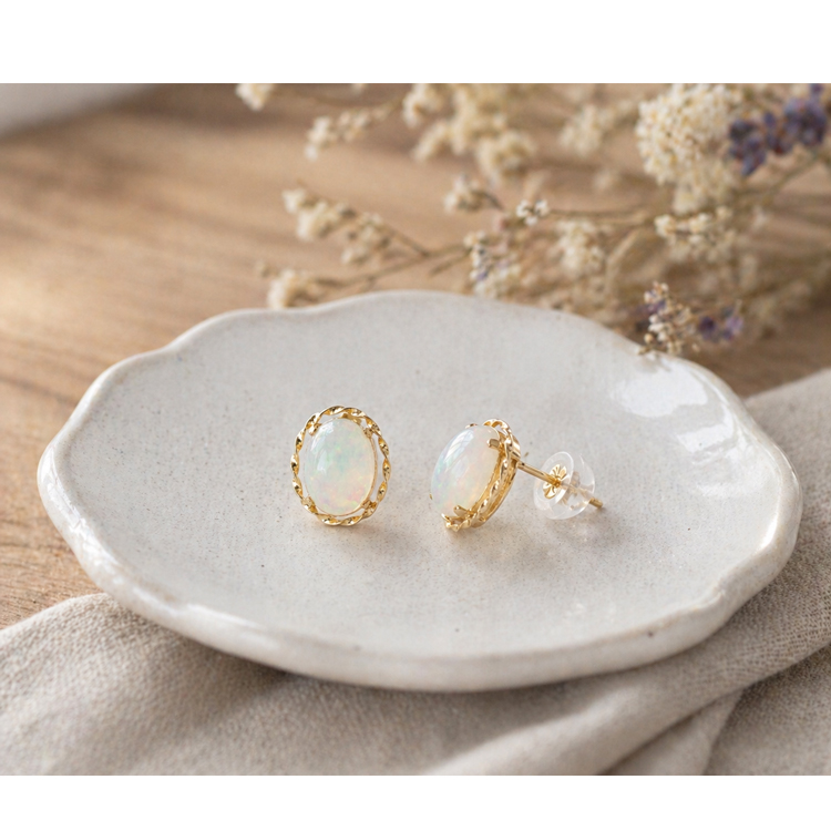 K18 ピアス オパール 0.90ct 一粒 18金 イエローゴールド 天然 金属