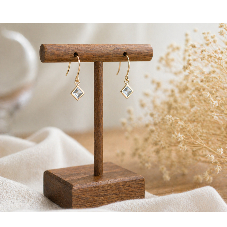 K18YG ピアス アクアマリン 一粒 フックピアス ジプシーピアス 天然石 18金 イエローゴールド 小さめ 華奢 レディース 誕生日 プレゼント ギフト 記念日 18k dfの画像