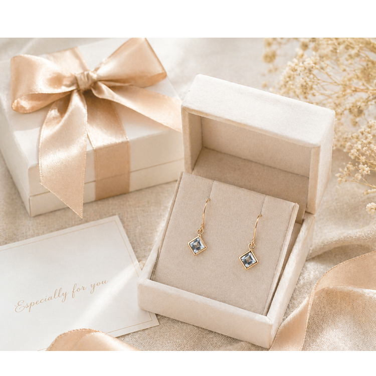 K18YG ピアス アクアマリン 一粒 フックピアス ジプシーピアス 天然石 18金 イエローゴールド 小さめ 華奢 レディース 誕生日 プレゼント ギフト 記念日 18k dfの画像