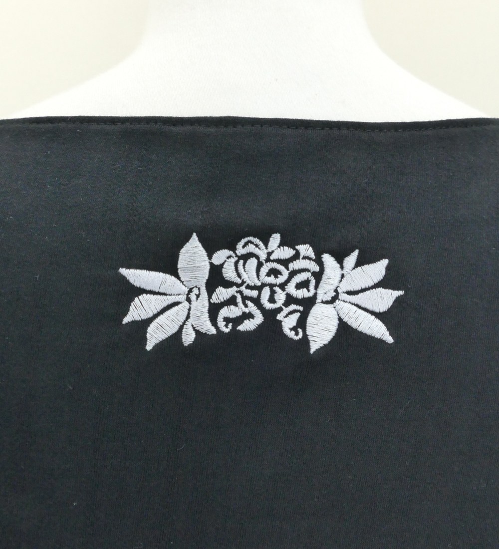 Ｔシャツ背面アップ