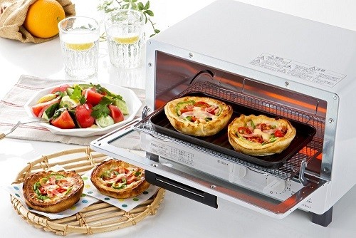 オーブントースターで簡単料理ができる便利品オーブントースター専用トレー