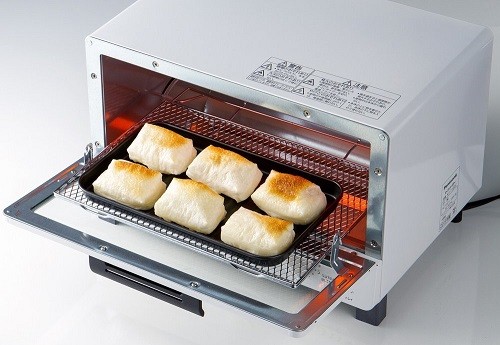 オーブントースターで簡単料理ができる便利品オーブントースター専用トレー