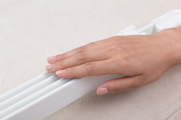 ウインドーラジエーター W/R-1219 〔120〜190cm 伸縮タイプ ホワイト