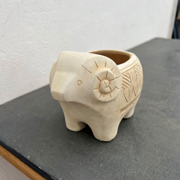 ひつじ（植木鉢）｜鉢、プランター｜園芸用品 | 花、ガーデニング の