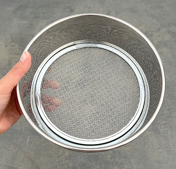 ステンレス フルイ （直径21cm・アミ3枚付） |  | 02