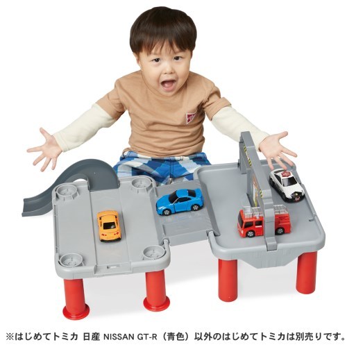 トミカワールド 2WAYでなが〜くあそべる はじめてトミカ ちゅう