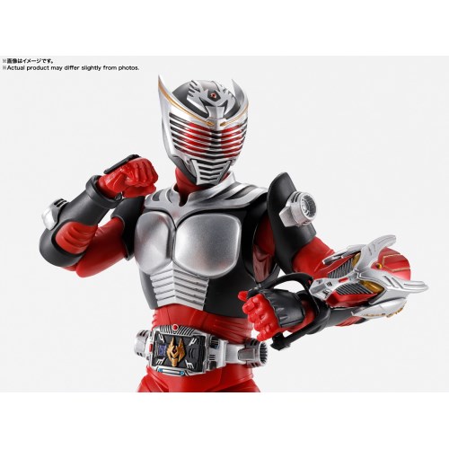 S.H.Figuarts(真骨彫製法) 仮面ライダー龍騎 (塗装済み可動フィギュア