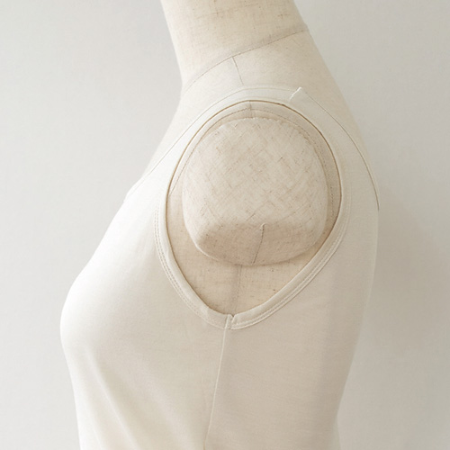 シルク100％ ジャージー カップ付き タンクトップ 日本製 ゆるラク レディース ベージュ オフホワイト 白 グリーン ブラック 黒 M/L |  | 10