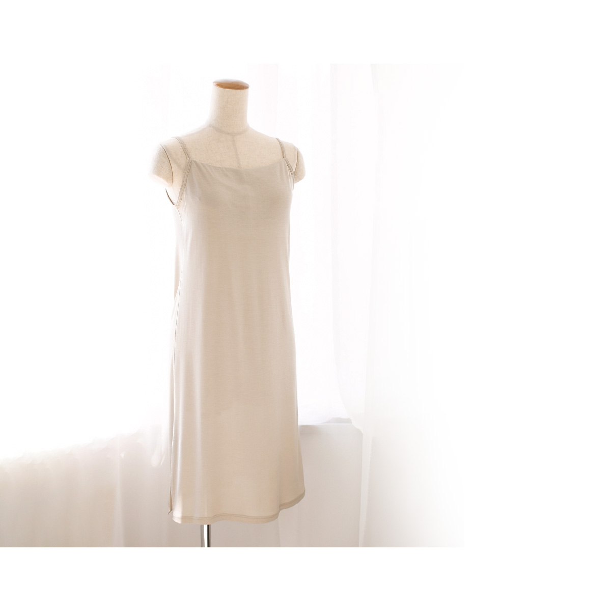 シルク100％ カップ付き ゆったりキャミスリップ 日本製 【ふわ肌シルク】レディース ベージュ ホワイト M/L |  | 02