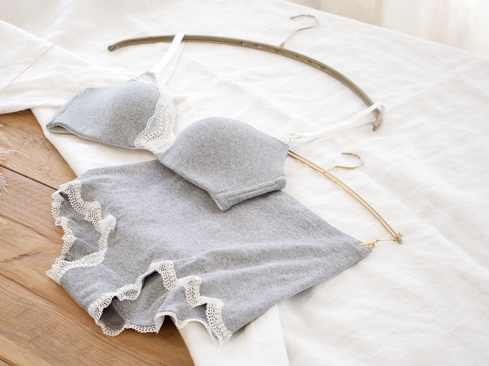 カップ裏シルク モールドカップ ノンワイヤーブラジャー＆コットンリブ ショーツ 上下セット