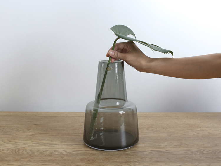 【HOLMEGAARD】Flora vase H24cm (medium neck) smoke  ホルムガード i-34887 | HOLMEGAARD | 05