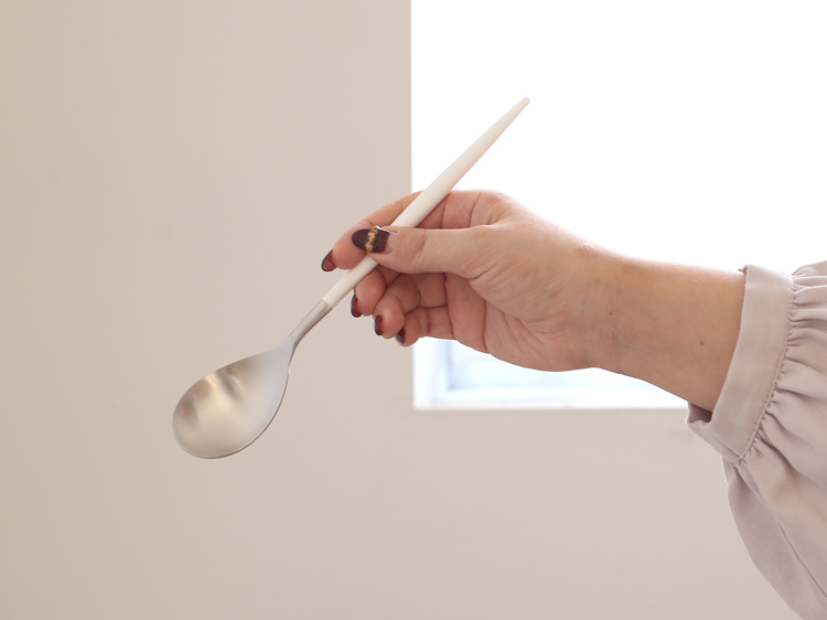 【Cutipol】MIO テーブルスプーン(ホワイトシルバー)CT-MIW-F-05 カトラリー クチポール ミオ i-34034 | Cutipol | 04