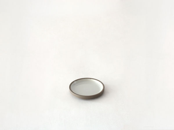 【HASAMI PORCELAIN】プレート HAW101(SIZE:φ8.5cm アッシュホワイト) グレーコレクション 食器 波佐見焼 ハサミポーセリン  32803 | HASAMI PORCELAIN | 01