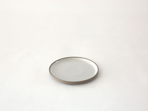 【HASAMI PORCELAIN】プレート HAW102(SIZE:φ14.5cm アッシュホワイト) グレーコレクション 食器 波佐見焼 ハサミポーセリン  32804 | HASAMI PORCELAIN | 01