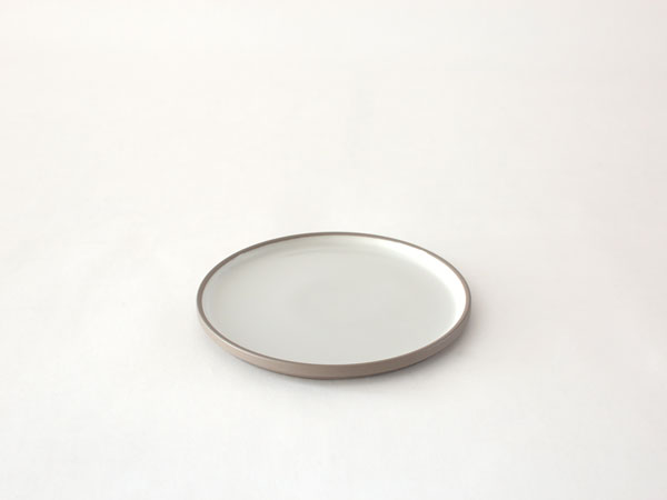 【HASAMI PORCELAIN】プレート HAW103(SIZE:φ18.5cm アッシュホワイト) グレーコレクション 食器 波佐見焼 ハサミポーセリン  32805 | HASAMI PORCELAIN | 01