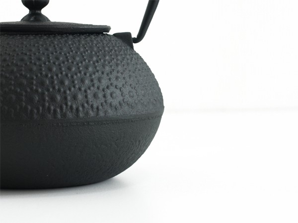 OIGEN（オイゲン） 南部鉄器 及源鋳造 鉄瓶 新亀甲アラレ1.25L H-156