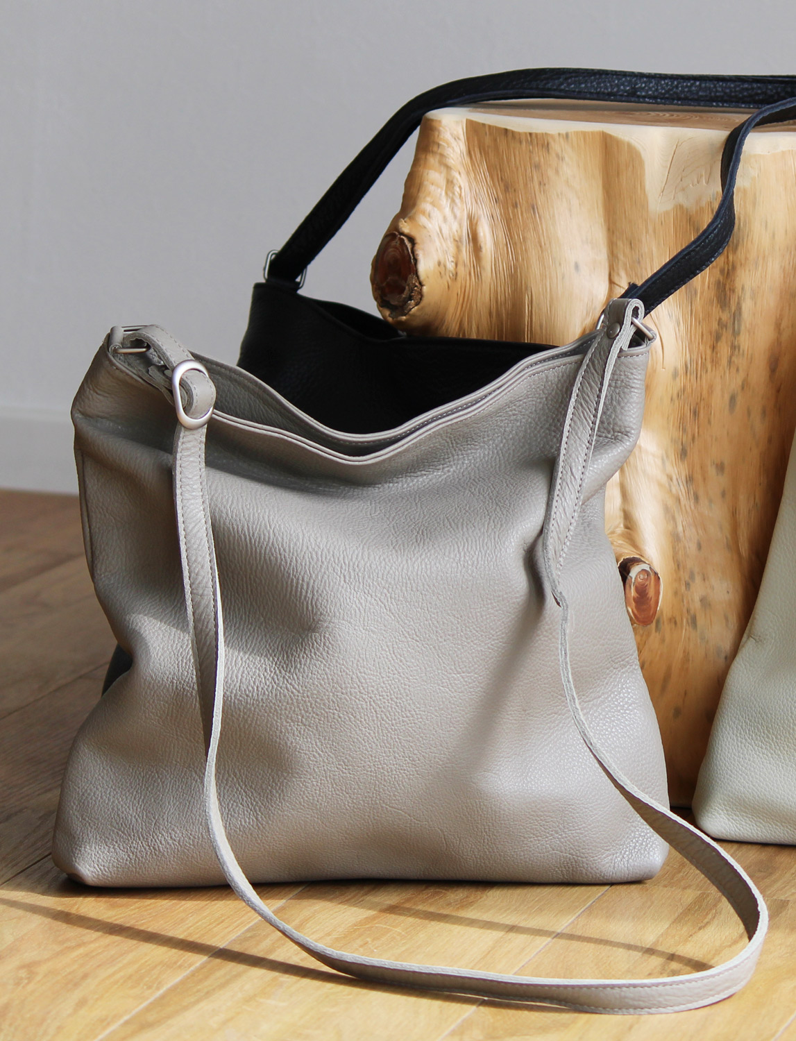 ショルダーバッグ レディース 軽い 2WAY トートバッグ 本革 イタリア