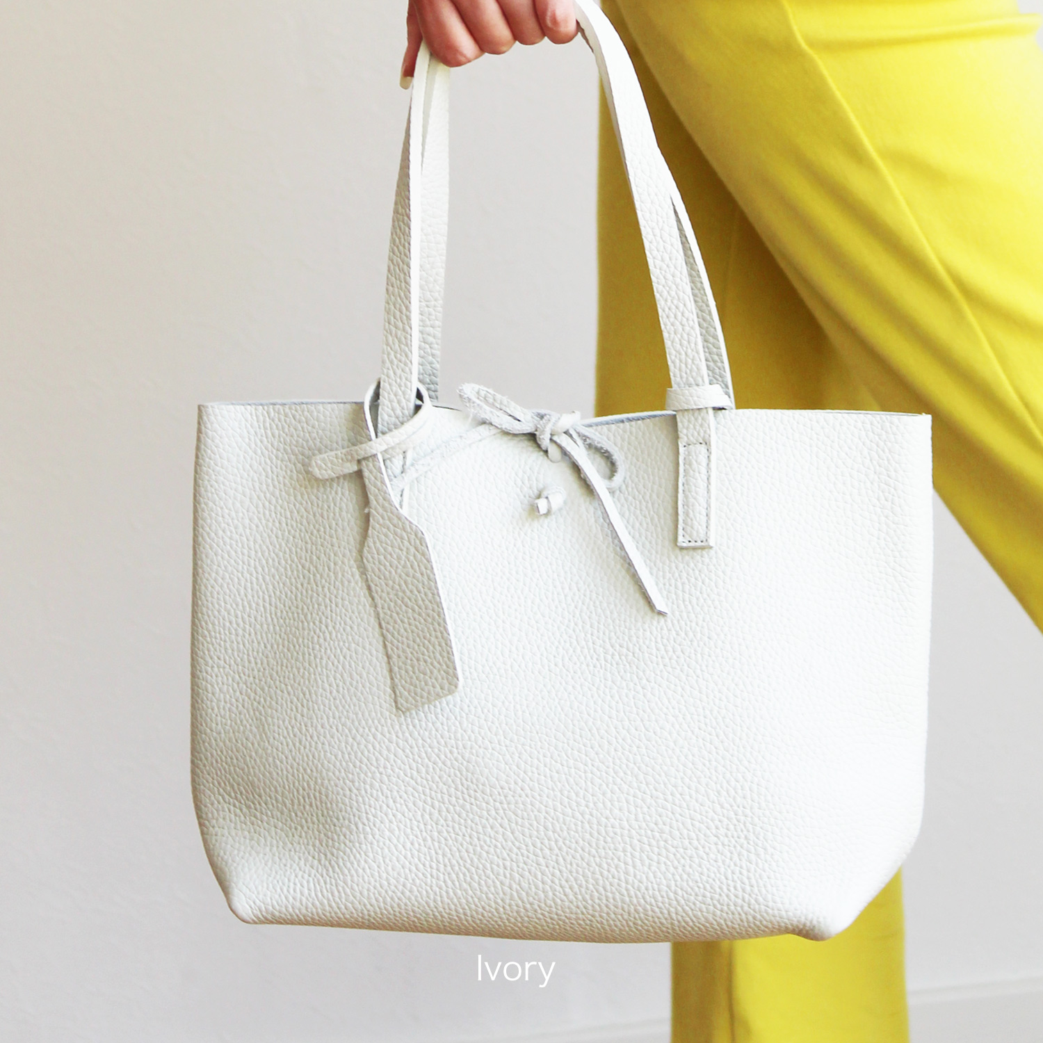 トートバッグ レディース A4 小さめ 本革 イタリア牛革 軽い 軽量