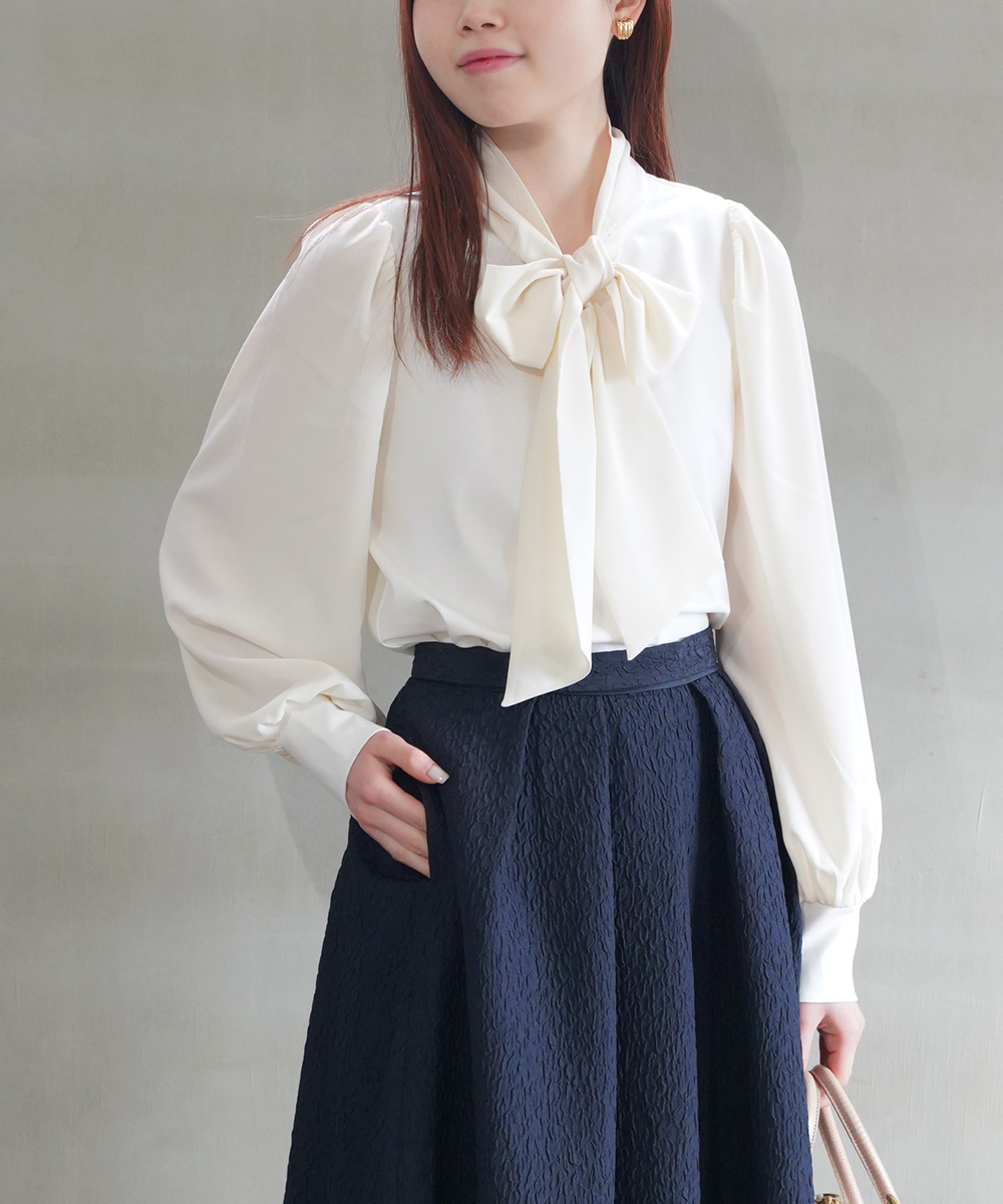 ☆新品タグ付 定価21780円 ベアトリス ボウタイ パールブラウス『38』 BEATRICE（ベアトリス） ボウタイ ブラウス プルオーバー レディース