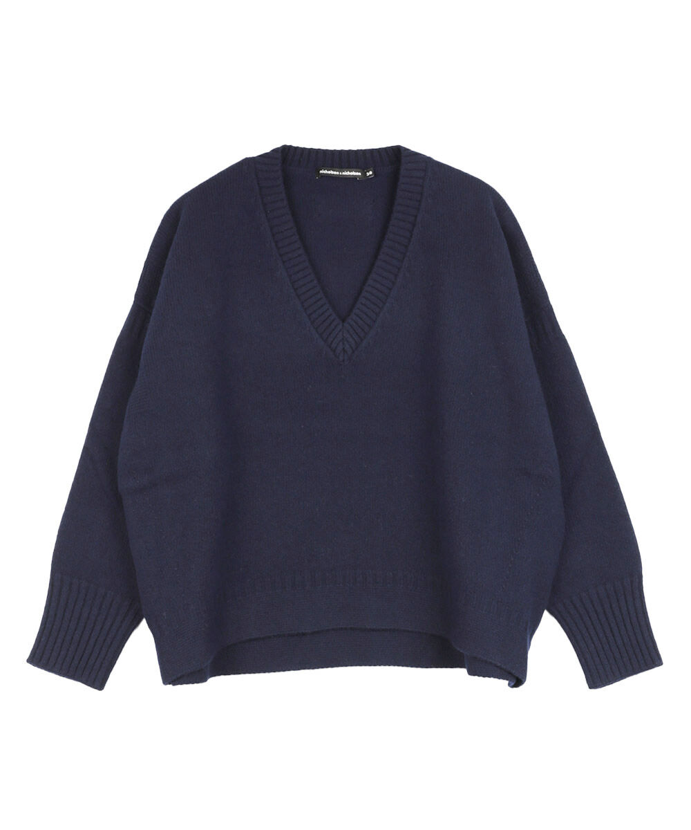 ニコルソン&ニコルソン Vネックニット AURA nicholson&nicholson 2025