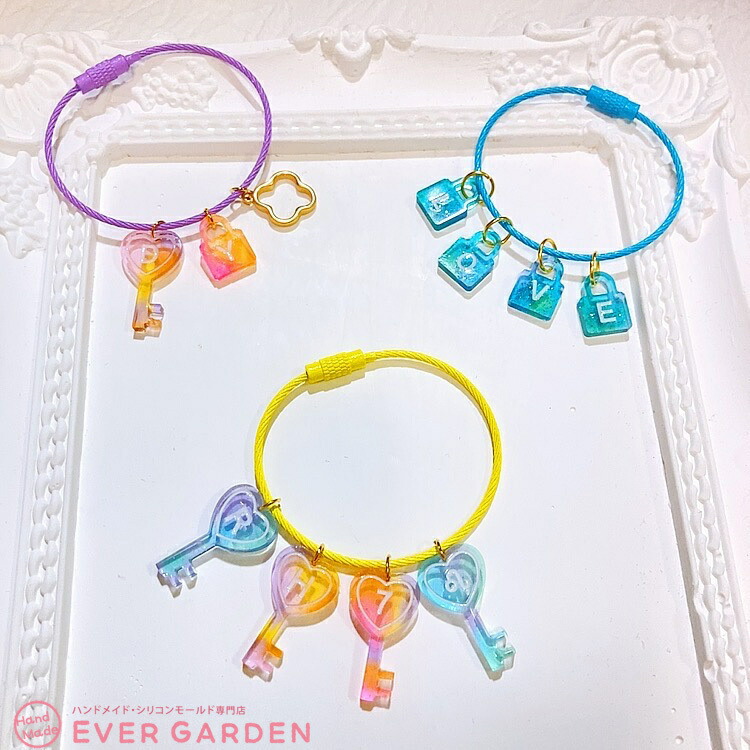 カギ2枚セット 鍵 南京錠 アルファベット シリコンモールド 穴