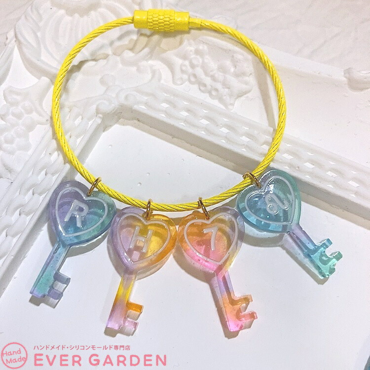 カギ2枚セット 鍵 南京錠 アルファベット シリコンモールド 穴あき 2枚