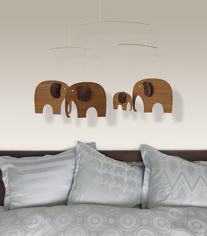 FLENSTED MOBILES Elephant Party TEAK（チークの特別なゾウの