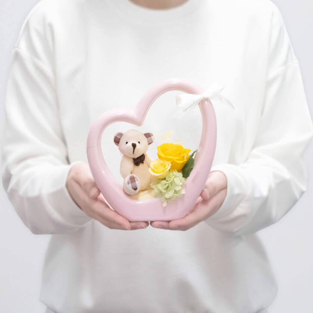 プリザーブドフラワー 「ハートポット メルレ／ジュリア」 (電報なし) お祝い 花 ギフト プレゼント 女性 結婚式 誕生日 母の日 2026 受章祝い バラ |  | 12
