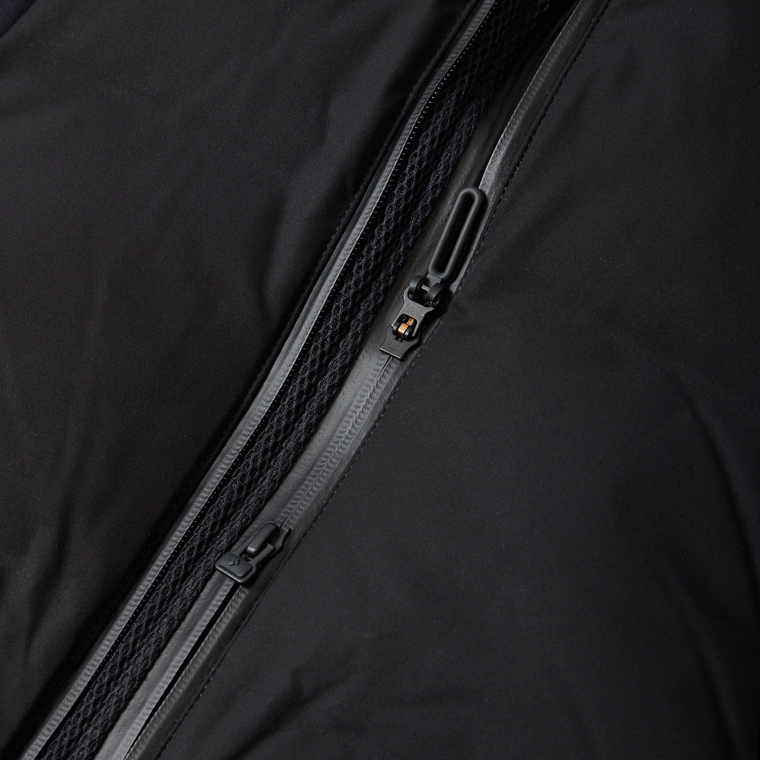 水沢ダウン（DESCENTE） 2023-2024FWモデル DESCENTE デサント