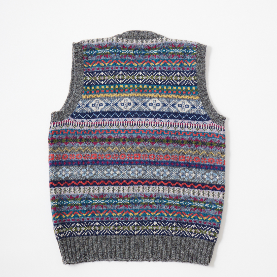 Jamieson's of Shetland JAMIESON'S ジャミーソンズ フェアアイル柄 V